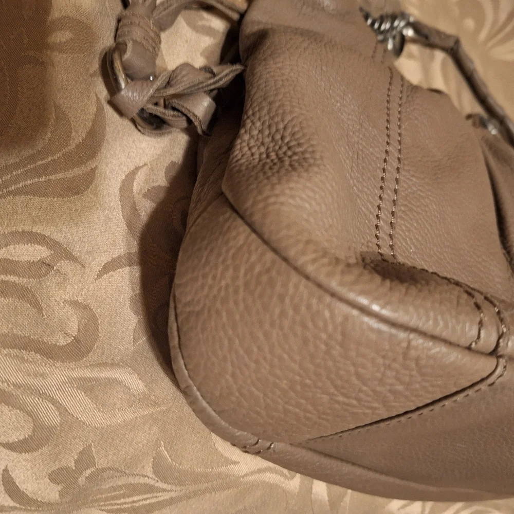 The sak gray leather hobo shoulder bag EUC